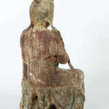 Guanyin China, 18./19. Jh., Holz, vollplastisch geschnitzt, Reste eine… - фото 2