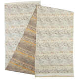 Seidenstoffbahn mit Baum- und Blütenmotiven wohl China, 20. Jh., aus 2… - photo 1