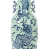 Bodenvase China, um 1900, Porzellan, blau-weiße Unterglasurmalerei mit… - photo 1