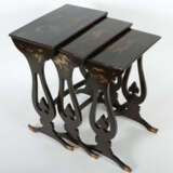 3 Satztische China, Mitte 20. Jh., Holz, lackiert, partiell vergoldet,… - фото 2