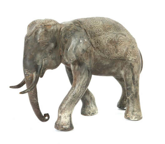 Elefant 19./20. Jh., wohl Indien, Bronze, gefüllt, naturalistische und… - фото 1 Elefant 19./20. Jh., wohl Indien, Bronze, gefüllt, naturalistische und… - фото 1