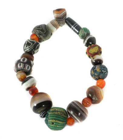 Glasperlenkette Srivijaya-Reich, Indonesien, südliches Sumatra, ca. 7-… - фото 1