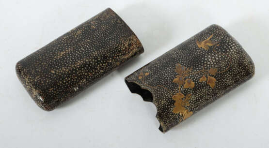 Etui Japan, 2. Hälfte 19. Jh., Rochenhaut, beidesitig bemalt mit pasto… - photo 2