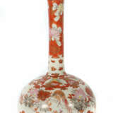 Kutani-Vase Japan, 19. Jh., Porzellan, rotes Unterglasurdekor mit Rosa… - photo 1