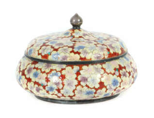 Deckeldose Korea, 20. Jh., Silber 98%, ca. 530 g, runder Standring, ge…