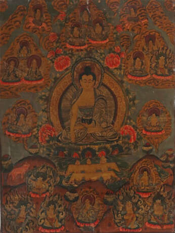 Thangka mit Buddha Shakyamuni Nepal, 1. Hälfte 20. Jh., Tempera auf Le… - photo 1 Thangka mit Buddha Shakyamuni Nepal, 1. Hälfte 20. Jh., Tempera auf Le… - photo 1
