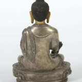 Medizinbuddha ''Bhaisajyaguru'' Nepal, Mitte 20. Jh., Metall, versilbe… - photo 2