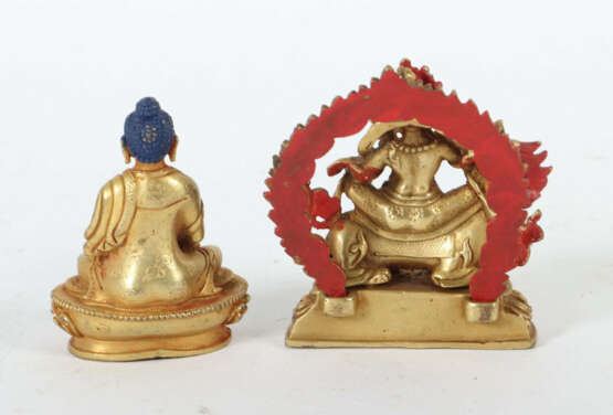 2 Miniaturen Nepal, Mitte 20. Jh., Bronze, feuervergoldet, bestehend a… - photo 2