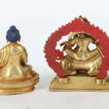2 Miniaturen Nepal, Mitte 20. Jh., Bronze, feuervergoldet, bestehend a… - photo 2