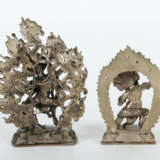 2 Miniaturen Nepal, Mitte 20. Jh., Silber, säuregeprüft, ca. 470g, bes… - фото 2