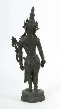 Stehender Bodhisattva Nepal, um 1700, Padmapani Lokeshvara, Bronze, zw… - photo 2 Stehender Bodhisattva Nepal, um 1700, Padmapani Lokeshvara, Bronze, zw… - photo 2