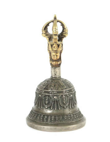 Dril-bu, Ritualglocke Tibet, 19./20. Jh., Bronze und Eisen, die Glocke… - фото 1 Dril-bu, Ritualglocke Tibet, 19./20. Jh., Bronze und Eisen, die Glocke… - фото 1