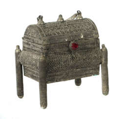 Zier- oder Schmucktruhe Wohl Nepal/Tibet, Silberblech mit filigraner D…