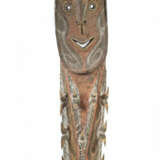 Ahnen-Brett der Kwoma Papua-Neuguinea, Holz mit Pigmenteinfärbungen in… - photo 1
