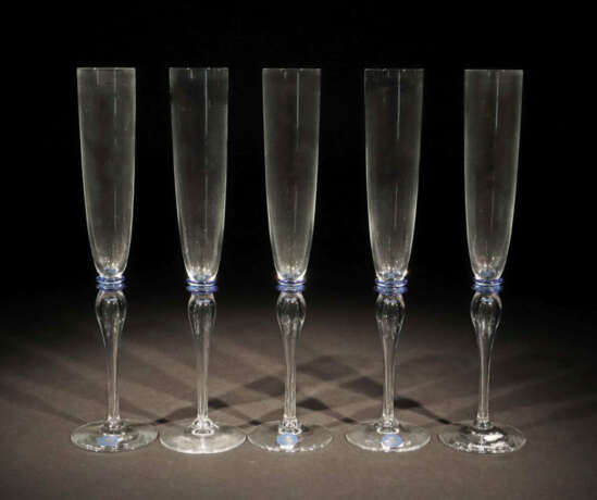 5 Sektflöten Royal Kopenhagen, ca. 1990er Jahre, Modell ''Attika'', sc… - photo 1 5 Sektflöten Royal Kopenhagen, ca. 1990er Jahre, Modell ''Attika'', sc… - photo 1