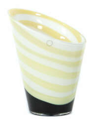 Vase ''Asimmetrico'' Gianni Versace für Venini/Murano, Entwurf: 1997, …