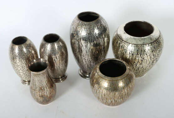 6 Ikora Vasen WMF, Geislingen, um 1938, Entwurf: Karl Kohnle, Messing,… - photo 2 6 Ikora Vasen WMF, Geislingen, um 1938, Entwurf: Karl Kohnle, Messing,… - photo 2