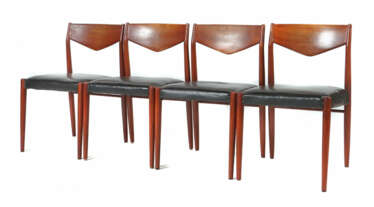 Satz aus vier Stühlen im skandinavischen Design/in der Art der ''Bambi…