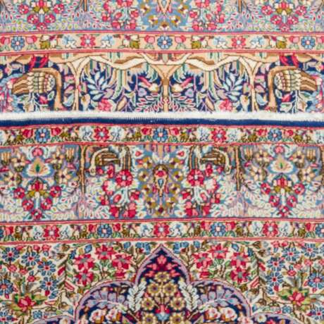 Orientteppich. PERSIEN, 20. Jahrhundert, 262x148 cm. - photo 3
