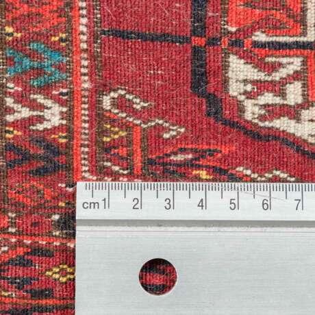 Orientteppich. TURKMENISTAN, 20. Jahrhundert, ca. 171x130 cm. - Foto 4