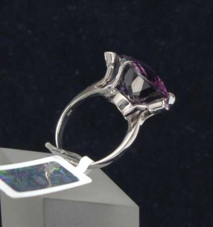 Bijoux en or sertis d&39;améthystes et de saphirs roses Gold Other style 21th century - Foto 6 Bijoux en or sertis d&39;améthystes et de saphirs roses Gold Other style 21th century - Foto 6