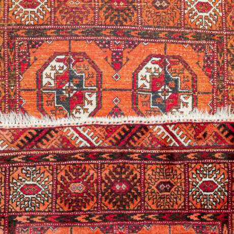 Orientteppich. TURKMENISTAN, 20. Jahrhundert, ca. 150x93 cm. - фото 3