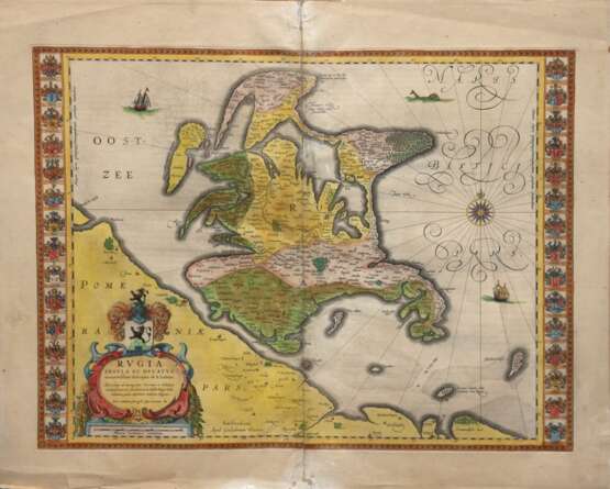 Rügen 1645 "Rugia Insula ac Ducatus accuratissimè descripta ab E. Lubino", kolorierter Kupferstich von Blaeu, Amsterdam, u.l. mit einer reich verzierten Titelkartusche, links und rechts Bordüren mit je 15 Stad… - photo 1 Rügen 1645 "Rugia Insula ac Ducatus accuratissimè descripta ab E. Lubino", kolorierter Kupferstich von Blaeu, Amsterdam, u.l. mit einer reich verzierten Titelkartusche, links und rechts Bordüren mit je 15 Stad… - photo 1