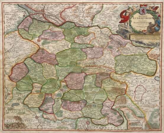 Homann, Johann Baptista (1664-1724) "Karte des Herzogtums Lüneburg und der Grafschaft Dannenberg", kolorierter Kupferstich, oben rechts Titelkartusche von Putten gehalten, Blatt mit Alterspuren, 50,5x59 cm, im … - Foto 1