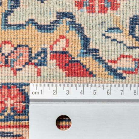 Orientteppich.PERSIEN, 20. Jahrhundert, 412x322 cm. - photo 4