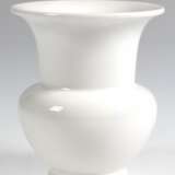 KPM-Vase "Fidibus", weiß, blaue Zeptermarke, 1. Wahl, H. 10 cm - photo 1