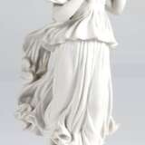 Frauenfigur "Allegorie des Frühlings", weißes Biskuitporzellan, Älteste Volkstädter Porzellanmanufaktur, Blüten min. best., H. 25 cm - Foto 1