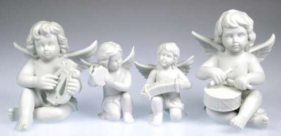 4 musizierende Engel-Figuren, Rosenthal, matt weiß, versch. Größen, H. 11-15 cm - photo 1 4 musizierende Engel-Figuren, Rosenthal, matt weiß, versch. Größen, H. 11-15 cm - photo 1