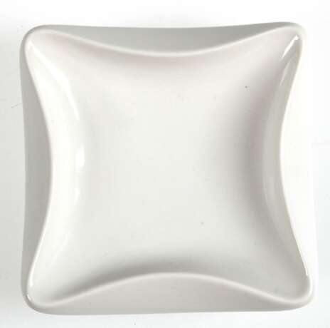 KPM-Schälchen, weiß, quadratisch, blaue Zeptermarke, 1. Wahl, 8,5x8,5 cm - photo 1 KPM-Schälchen, weiß, quadratisch, blaue Zeptermarke, 1. Wahl, 8,5x8,5 cm - photo 1