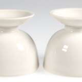 2 KPM-Kerzenleuchter, weiß, Entwurf Trude Petri, blaue Zeptermarke, H. 7 cm - фото 1