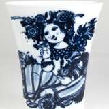 Große Vase mit figürlichem Blaudekor, Rosenthal studio-linie, Entwurf Björn Wiinblad, ausgestellter Korpus mit ovalem Querschnitt, H. 32 cm - фото 1