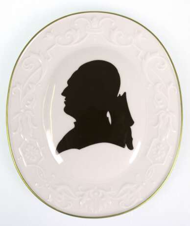 Meißen-Plakette "Gotthold Ephraim Lessing", oval, 1977, limitiert, 1. Wahl, 17x14,5 cm - photo 1 Meißen-Plakette "Gotthold Ephraim Lessing", oval, 1977, limitiert, 1. Wahl, 17x14,5 cm - photo 1