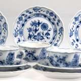 5 Teetassen mit UT und 6 Dessertteller (1 x best,) Zwiebelmuster, Stadt Meißen - фото 1