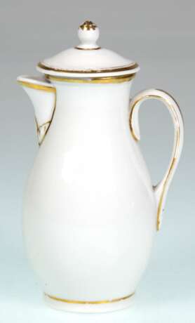KPM-Kännchen, 19. Jh., mit Golddekor (berieben), H. 14,5 cm - фото 1