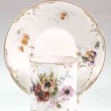 Jugendstil-Tasse mit UT, Rosenthal Sanssouci, um 1900, mit Blumendekor und Goldstaffage - фото 1