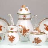 Herend-Mokkaservice für 6 Personen, Apponyi korallenrot mit Golddekor, bestehend aus Mokka-Kernstück und 6 Tassen mit UT - фото 1