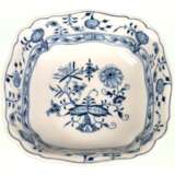 Meißen-Schale, quadratisch, Zwiebelmuster, blaue Schwertermarke mit 2 Schleifstrichen, 6x18,7x18,7 cm - photo 1
