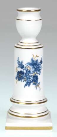 Meißen-Stabkerzenleuchter, Blauer Blumendekor mit Goldstaffage, Aquatinta, 1. Wahl, H. 15,5 cm - фото 1