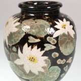 Jugendstil-Vase, Majolika, mit Seerosendekor, H. 21 cm - фото 1