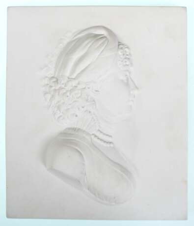 KPM-Wandrelief "Brustbildnis der Königin Luise" , nach Heinrich Bettkober 1798, Biskuitporzellen, 19,5x18,5 cm - фото 1