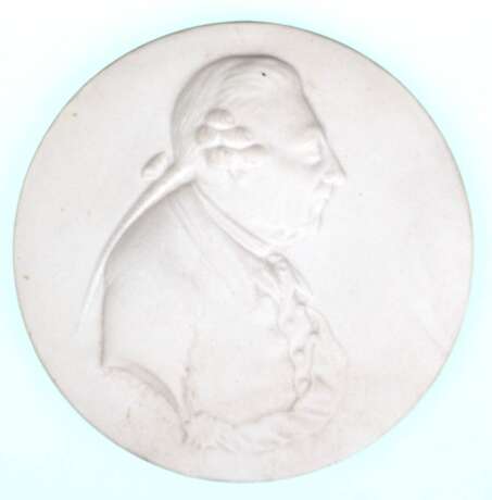 KPM-Wandrelief "Friedrich der Grosse", rund, Biskuitporzellan, Dm. 8 cm - фото 1