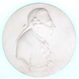 KPM-Wandrelief "Friedrich der Grosse", rund, Biskuitporzellan, Dm. 8 cm - фото 1