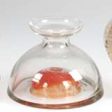 2 Vasen und Öllampe Murano, Klarglas rote Einschlüsse H. 13 cm, Vase Klarglas farbige Einschlüsse H. 14 cm und Vase rot/weißer Innenfang H. 11 cm - фото 1