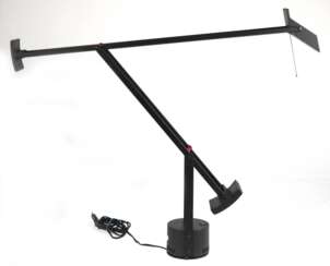 Schreibtischlampe "Artemide Tizio", schwarz, Design Richard Sapper, 1970er Jahre, vollständig, H. 30 cm - 116 cm