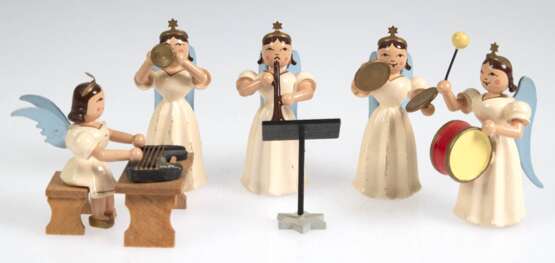 Kleine Kapelle "Fünf musizierende Engel", Erzgebirge, Blank Grünhainichen, handgeschnitzt, farbig gefasst, H. 5,5 cm - 7 cm - Foto 1 Kleine Kapelle "Fünf musizierende Engel", Erzgebirge, Blank Grünhainichen, handgeschnitzt, farbig gefasst, H. 5,5 cm - 7 cm - Foto 1