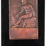 Papiergewicht mit Hermesdarstellung, schwarze Steinplatte mit Kupferrelief, 1,7x9x14 cm - photo 1